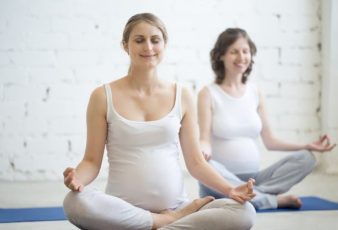 Pros and Cons of Prenatal Yoga