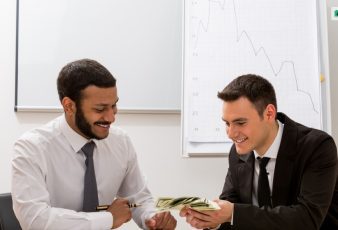 How to Become a Financial Advisor with the Best Tools